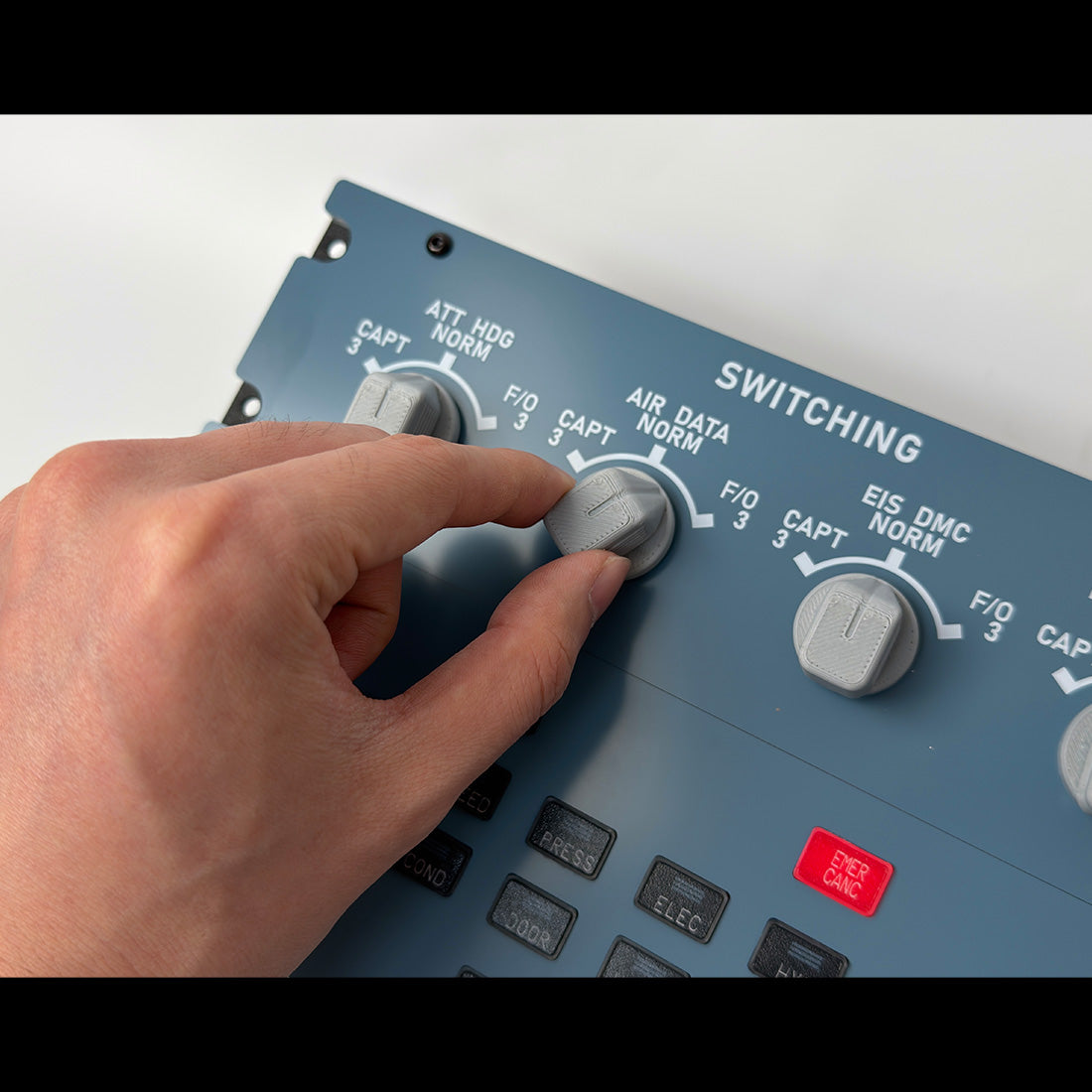 Rowsfire A109 V3.0 A32X/A31X/A350 ATT-ADIRS-EIS XECAM Landing-Gear-Indicator Integrated Panel